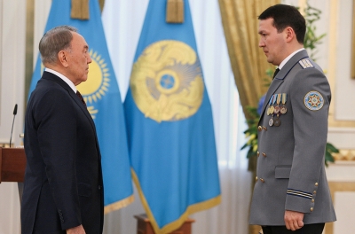 Племянника Назарбаева осудили на 8 лет условно за превышение полномочий во время январских событий. Суд учел его раскаяние и наличие детей